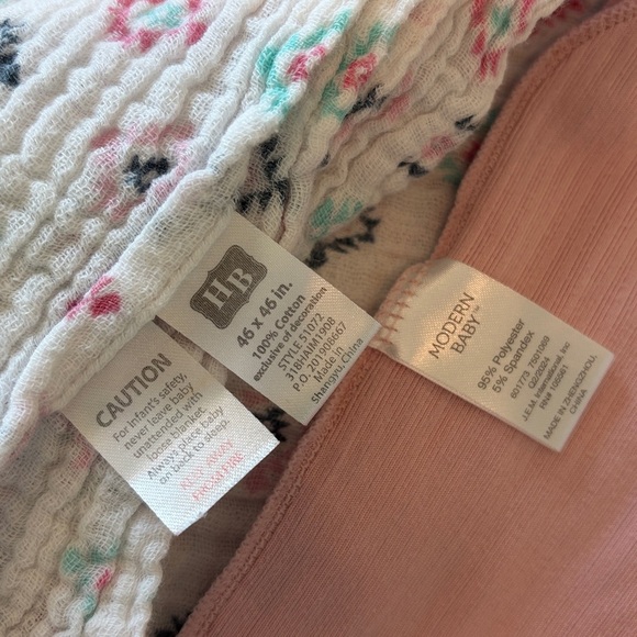 Hudson Baby/Modern Baby baby girl blankets - Picture 4 of 4